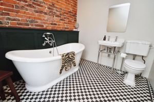 HIGH STREET- click for photo gallery